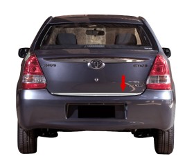 Adesivo cromado porta malas Etios Sedan*