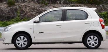 Friso Lateral Transparente EscritaPreta - Etios