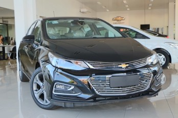 Sobre Grade Cruze Hatch 17/ Flat 3 pçs*