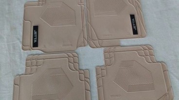 Tapete Personalizado PVC Jetta 11/18 Bege 4Pç*